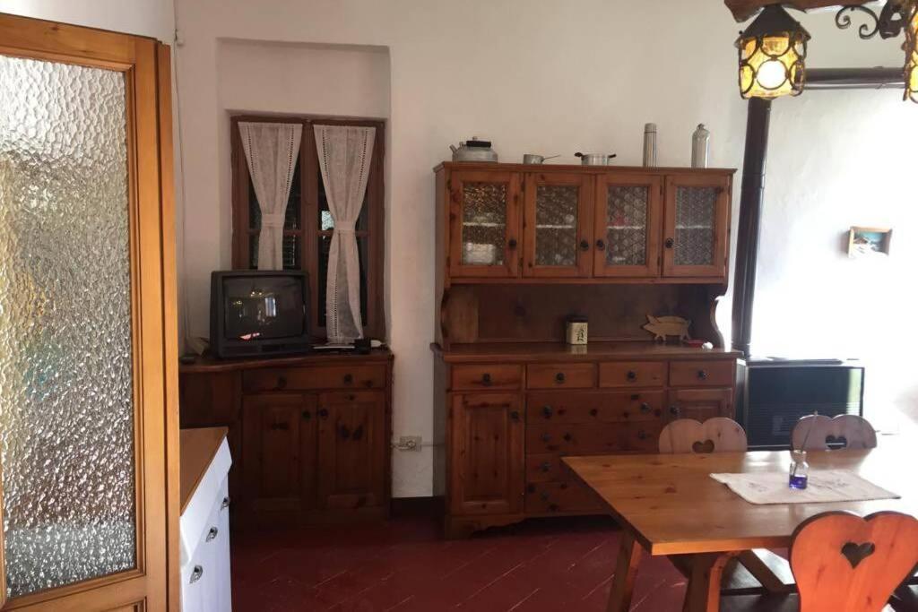 Nel Set Di Piccolo Mondo Antico Villa Viola Valsolda Exteriör bild