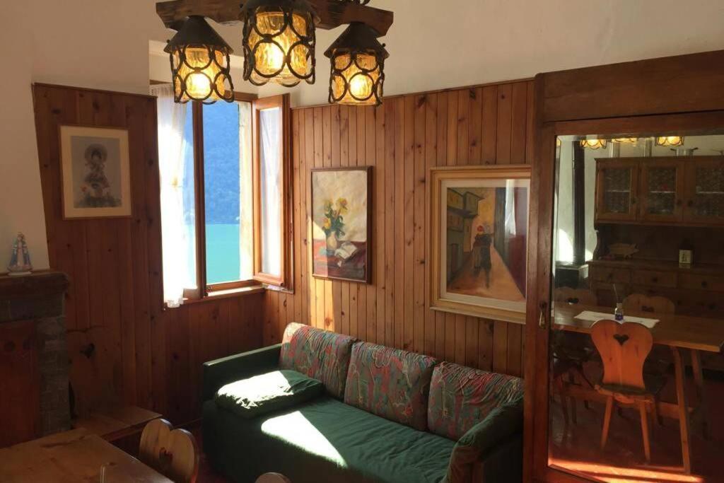 Nel Set Di Piccolo Mondo Antico Villa Viola Valsolda Exteriör bild