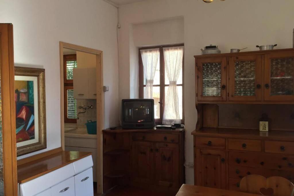 Nel Set Di Piccolo Mondo Antico Villa Viola Valsolda Exteriör bild