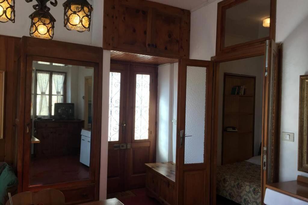 Nel Set Di Piccolo Mondo Antico Villa Viola Valsolda Exteriör bild