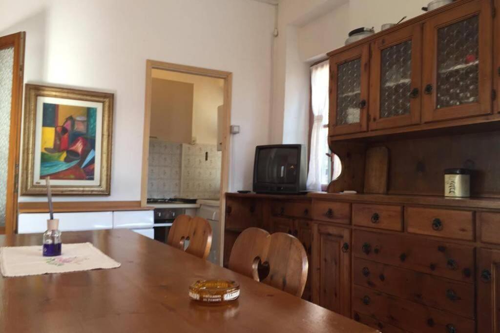 Nel Set Di Piccolo Mondo Antico Villa Viola Valsolda Exteriör bild
