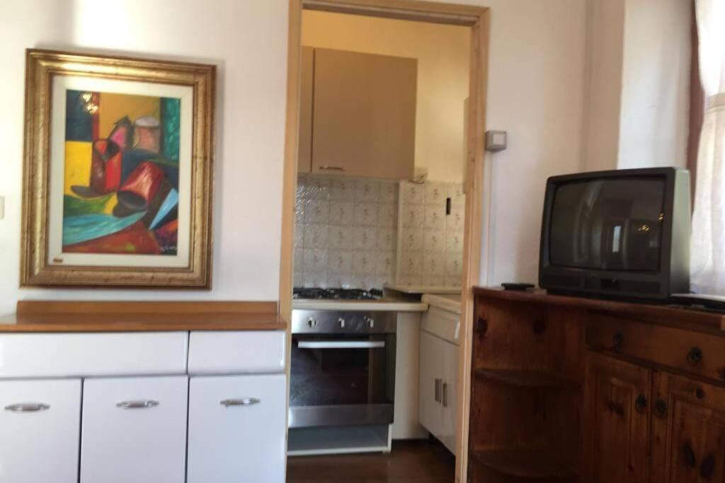 Nel Set Di Piccolo Mondo Antico Villa Viola Valsolda Exteriör bild