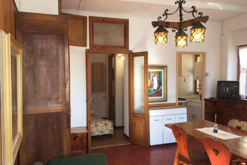 Nel Set Di Piccolo Mondo Antico Villa Viola Valsolda Exteriör bild