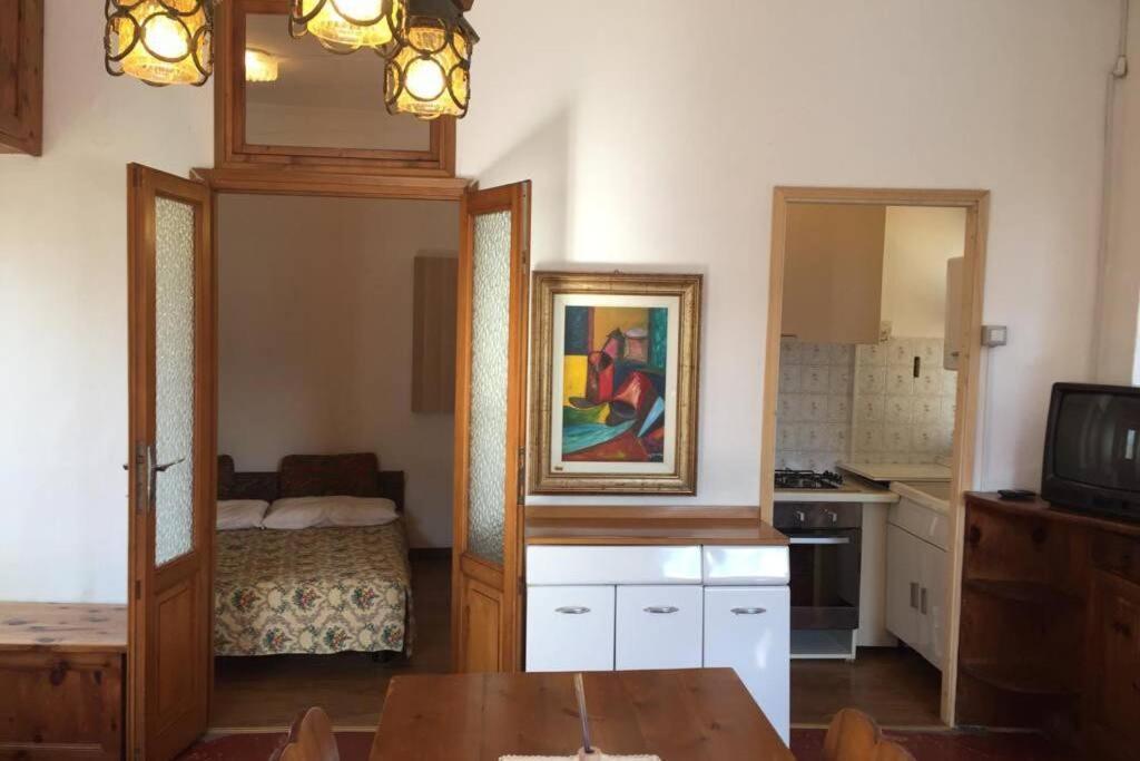 Nel Set Di Piccolo Mondo Antico Villa Viola Valsolda Exteriör bild