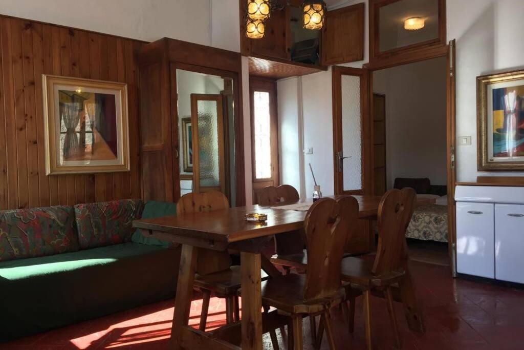 Nel Set Di Piccolo Mondo Antico Villa Viola Valsolda Exteriör bild